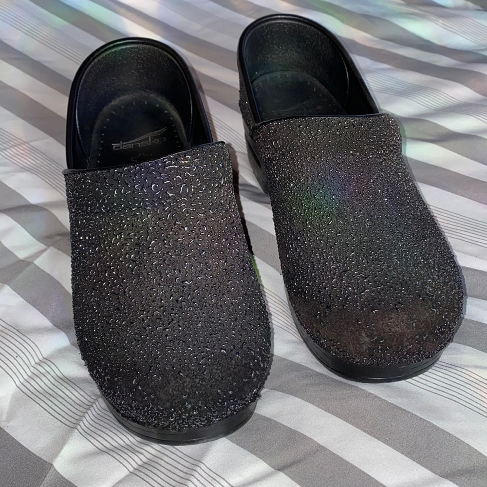 Like new Dansko clogs